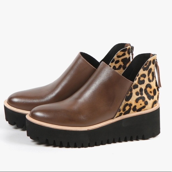 ALL BLACK Flatform Ankle Leather Jungle Print Tread Platform Shoes Size 9 - Picture 2 of 12